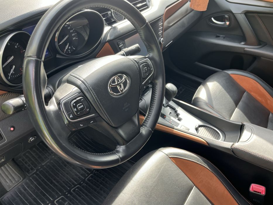 Toyota Avensis 2017 2.0 benzyna gaz automat