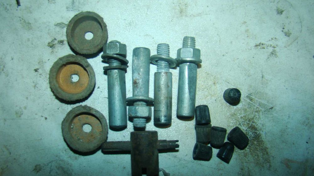 Drobiazgi do starych rowerów i pompek