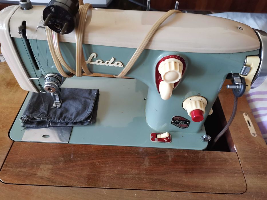 Швейная машина ILeana Чайка Lada Csepel 30 Подольск ПМЗ