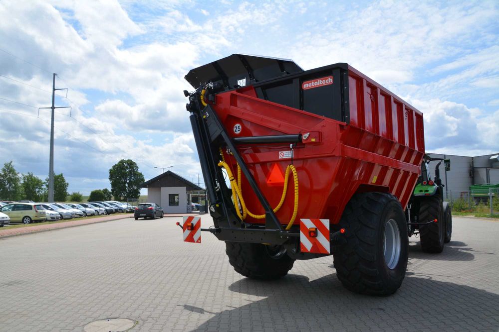 Wóz samowyładowczy METAL-TECH RAPID Revolution 15m3 | Przeładowcza