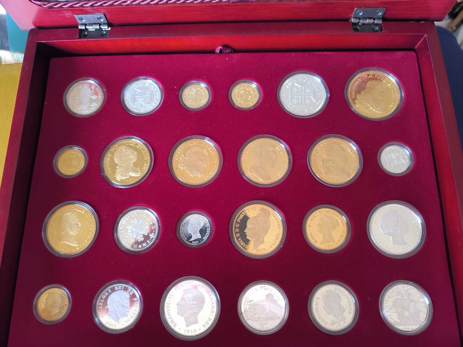 História da moeda portuguesa (1648-1942) - Coleção de medalhas-replica de 24 moedas, emissão especial "Proof quality" Art Gallery