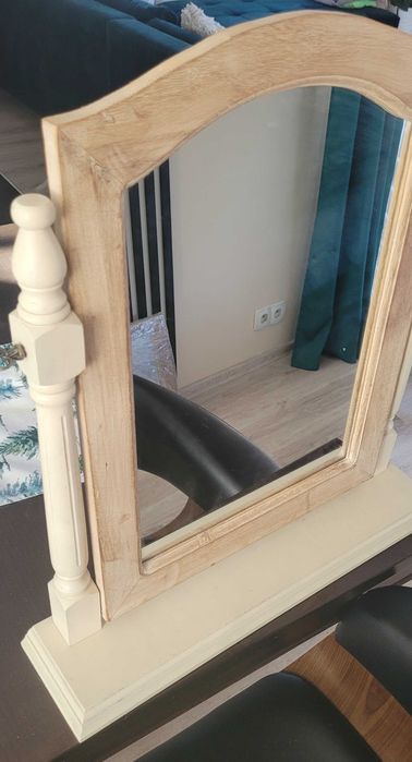 Lustro obrotowe na toaletke lub biurko