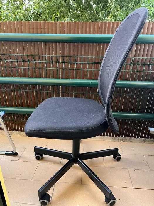 Cadeia Giratória e Luminária com Lâmpada LED