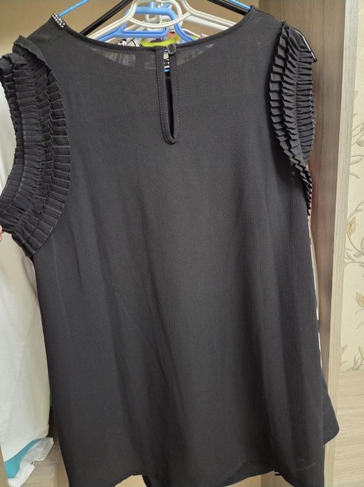 Продам жіночий одяг (комбєз, черн.кофточка)