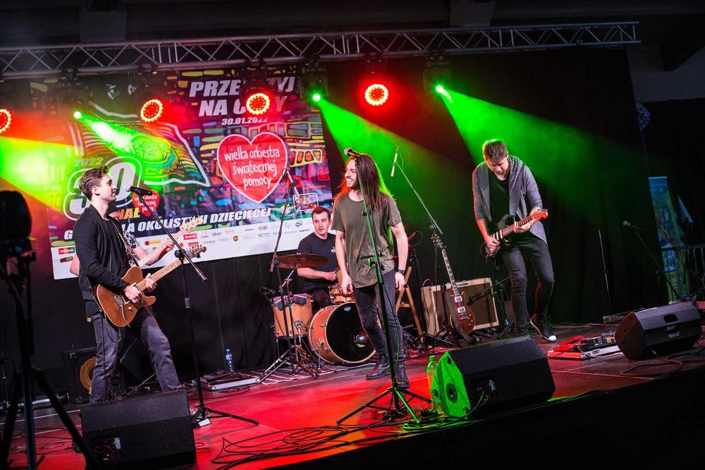 Lekcje ŚPIEW nauka gry na PIANINIE GITARZE BASIE Ukulele zajęcia WOKAL