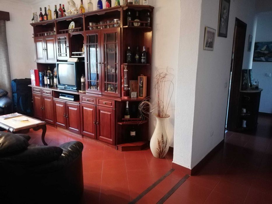 Arrenda-se Quarto Individual em Setúbal (Vale do Cobro)