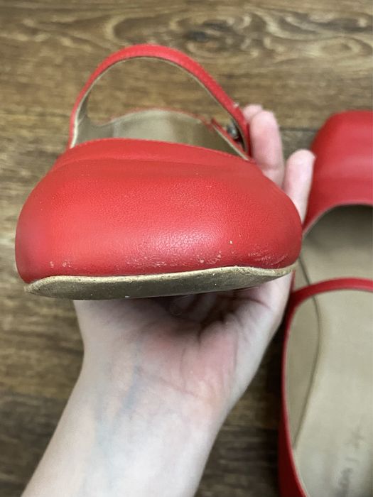 червоні балетки Мері Джейн IKOS з натуральної шкіри 38 розміру