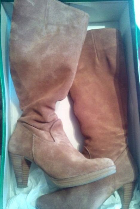 Botas em Pele Cor Camel - Tam. 36 - Mulher - NOVAS