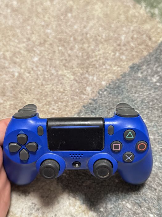Геймпад DualShock 4