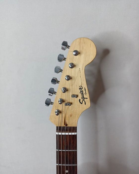 Електрогітара Squier by Fender Stratocaster