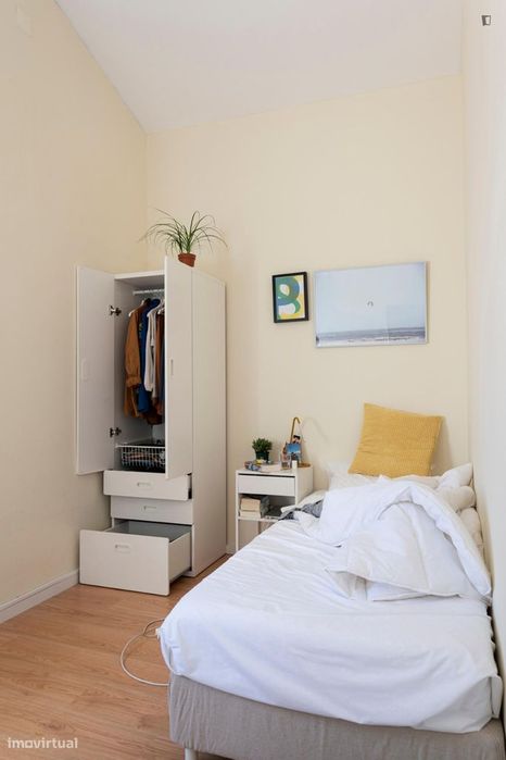 Quarto - localizado em Vitória Porto