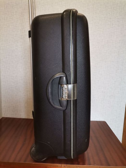 American tourister 70см валіза велика чемодан большой пластиковий