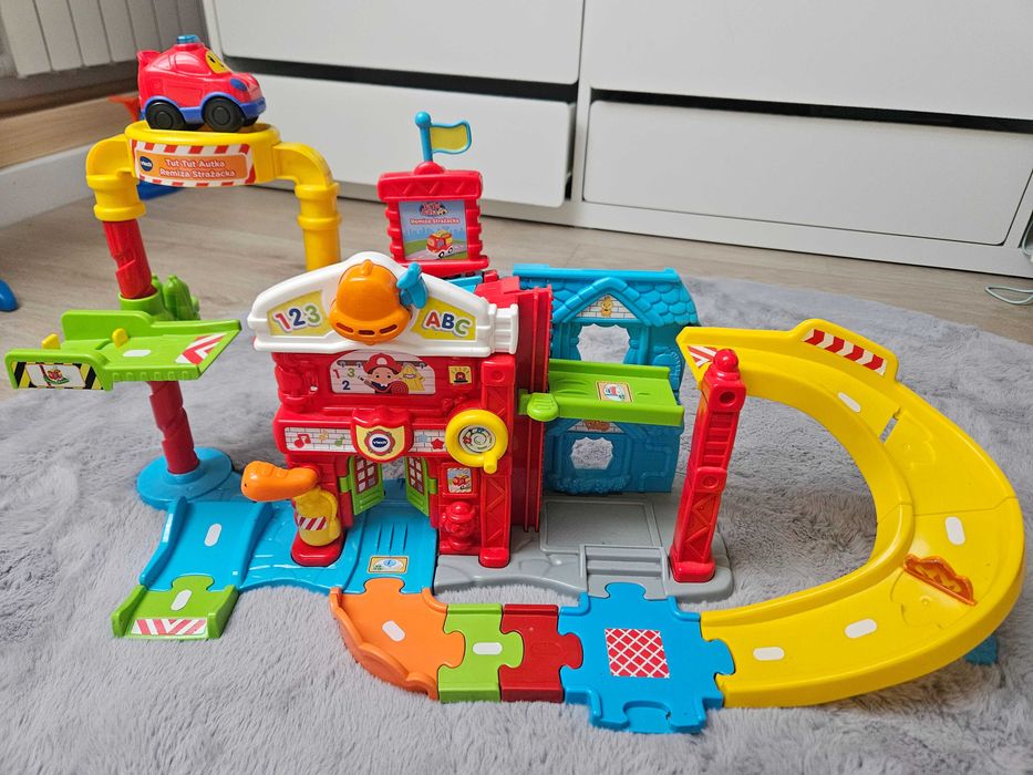 Remiza strażacka vtech tut tut autka