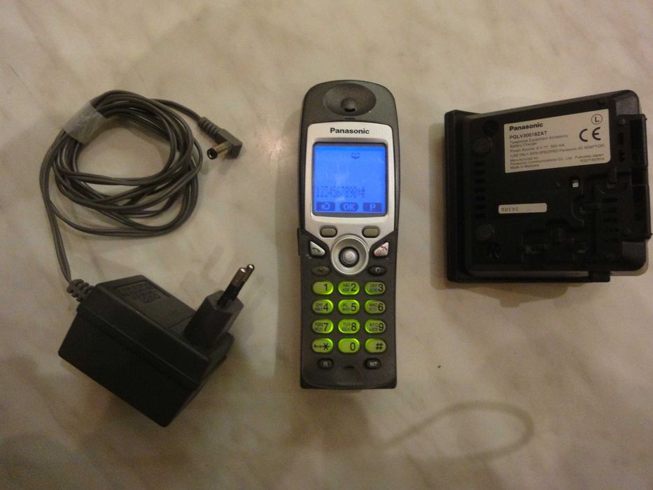 Цифровий бездротовий телефон з автовідповідачем Panasonic KX-TCD540RUT