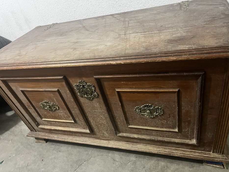 Arca / Baú em Madeira para Arrumos – Para Restauro