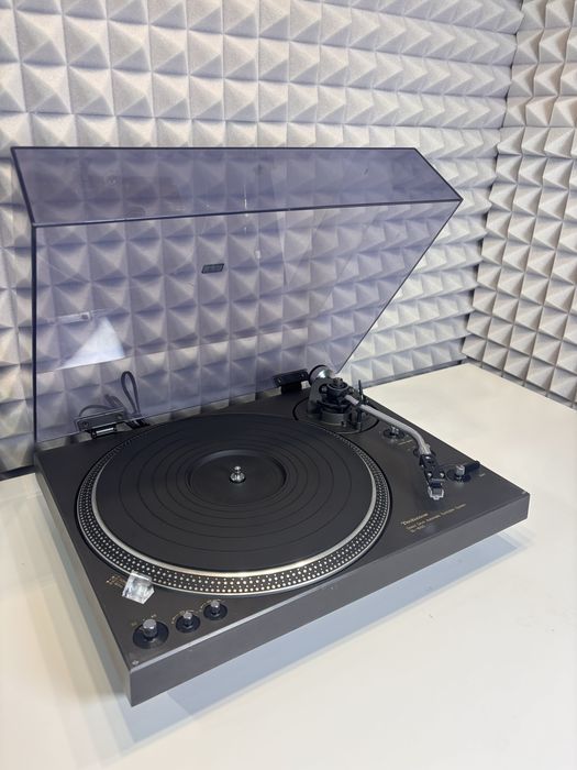 Gramofon Technics SL 1650