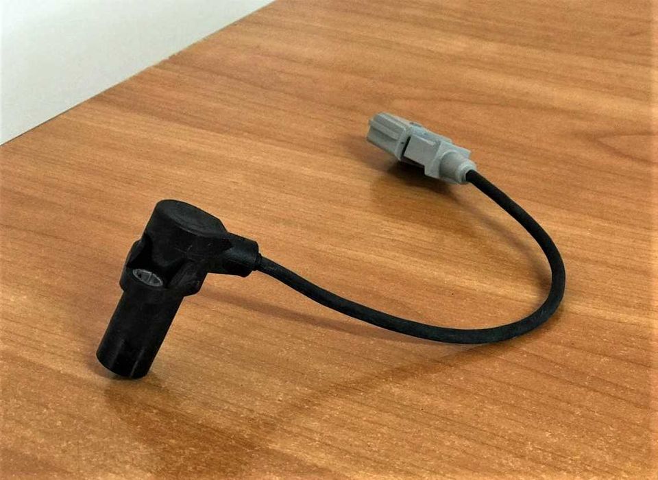 Датчик коленвала 3.0 TDI Volkswagen Touareg / Audi Q7 077905381K