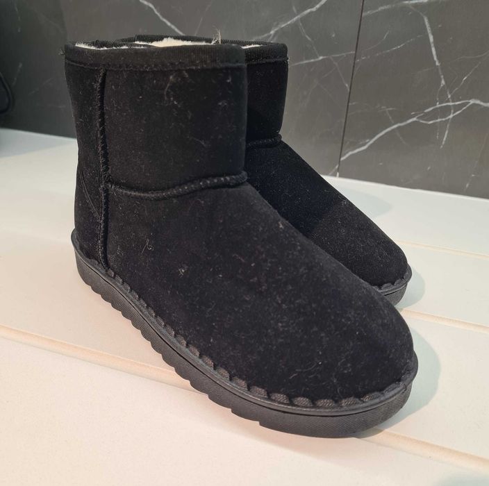 Botas tipo camurça pretas