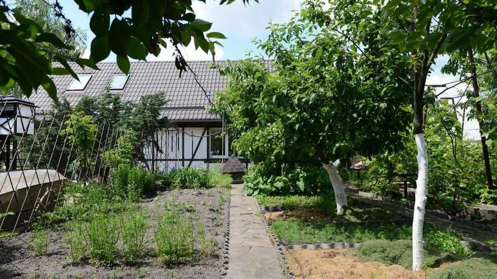 Центр Ірпеня будинок 200м², 9 соток, ЛАНДШАФТНИЙ ДИЗАЙН, ОЗЕРО