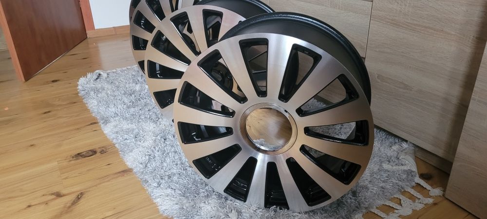 Alufelgi 18 Audi A3 A6 A8 VW Golf Passat 5x112