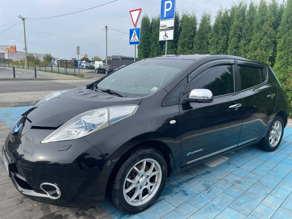 Продам нісан ліф 2014 року