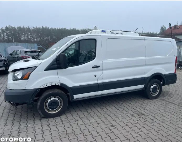 Ford transit T-250  T-250 chłodnia benzyna automat     W Polsce    faktura VAT