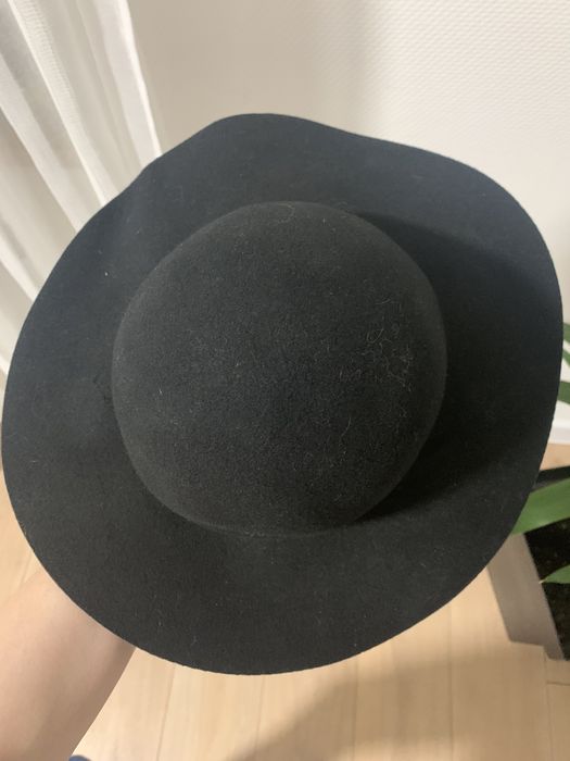 Капелюх жіночий класичний