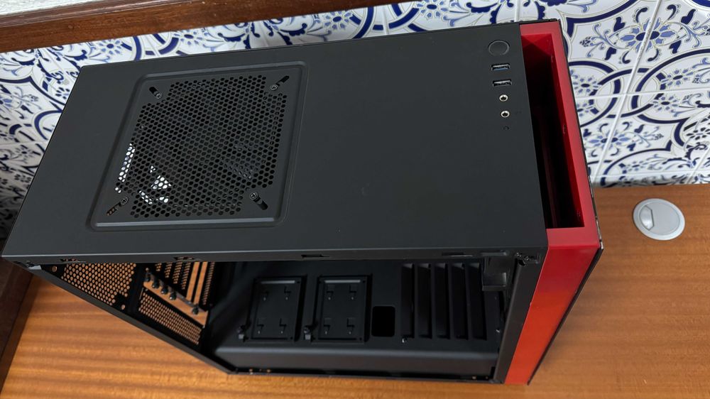 Caixa NZXT S340 Mid Tower Case Black/Red