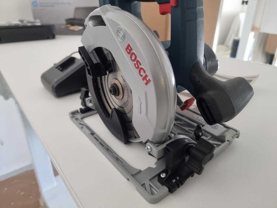 Serra Circular Bosch kit GKS 18V-57 G Professional