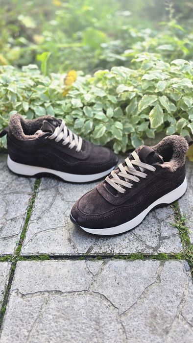 Замшеві зимові кросівки