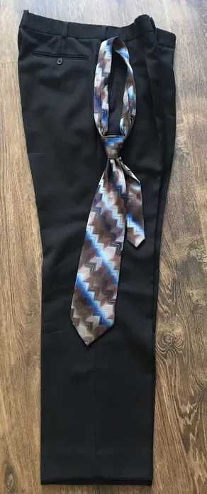 Brązowy garnitur męski Bytom Classic marynarka spodnie krawat