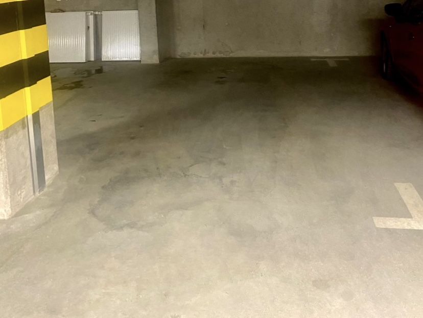 Miejsce postojowe w hali garażowej Pod Papugami