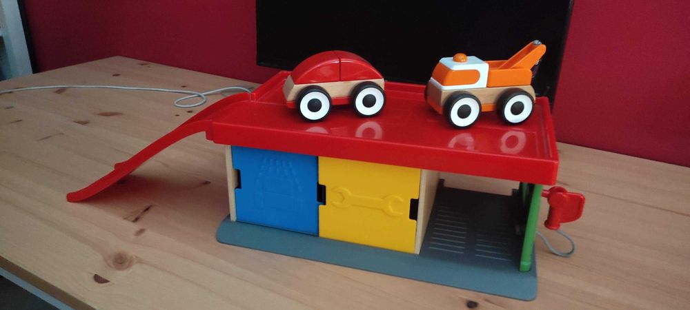 Garagem com dois carros IKEA Lillabo