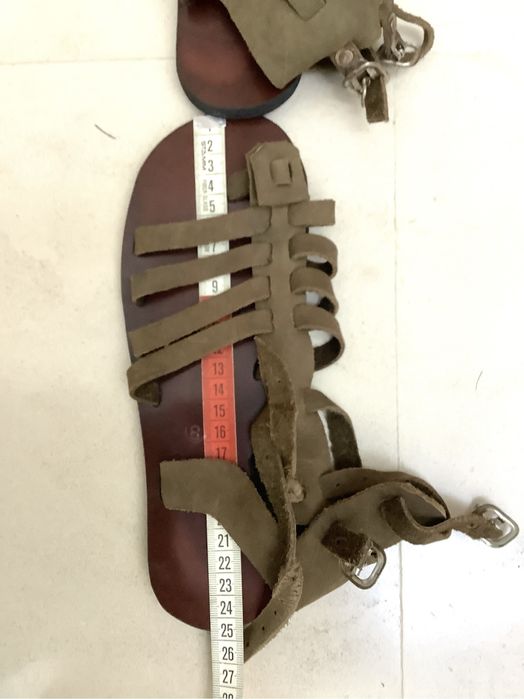 Sandálias 38,5 muito pouco uso