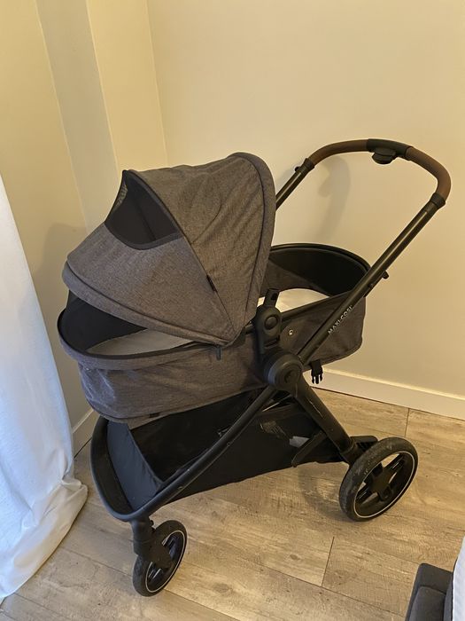 Carrinho Maxi Cosi com ovo