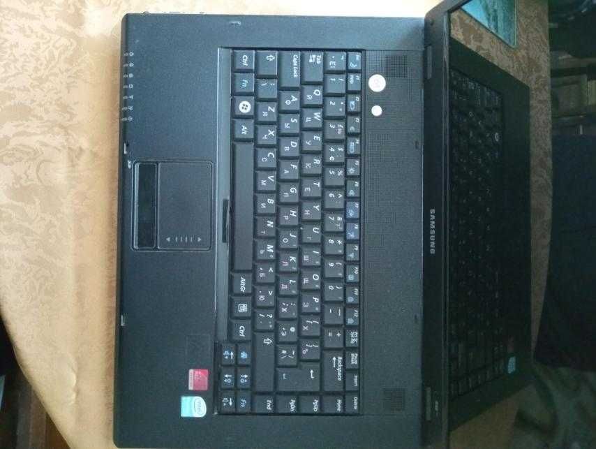 Продам у Львові ноутбук Samsung r58 plus