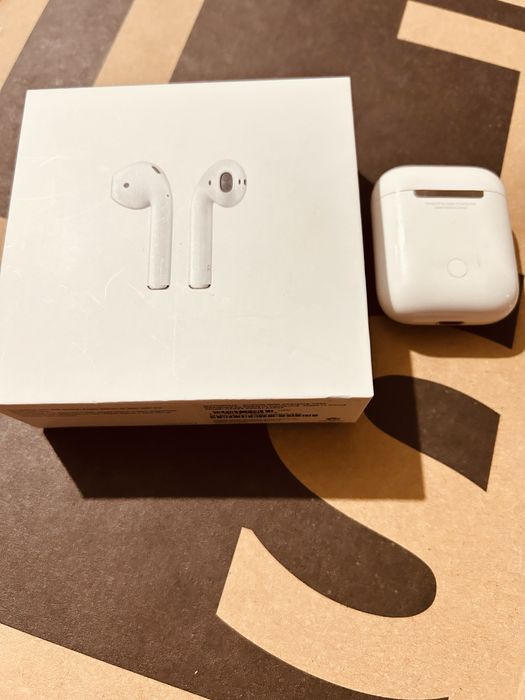 AirPods Apple with