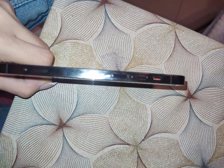 Sprzedam iPhone'a 12 pro