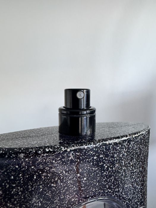 Yves Saint Laurent Black Opium Nuit Blanche EDP końcówka flakonu