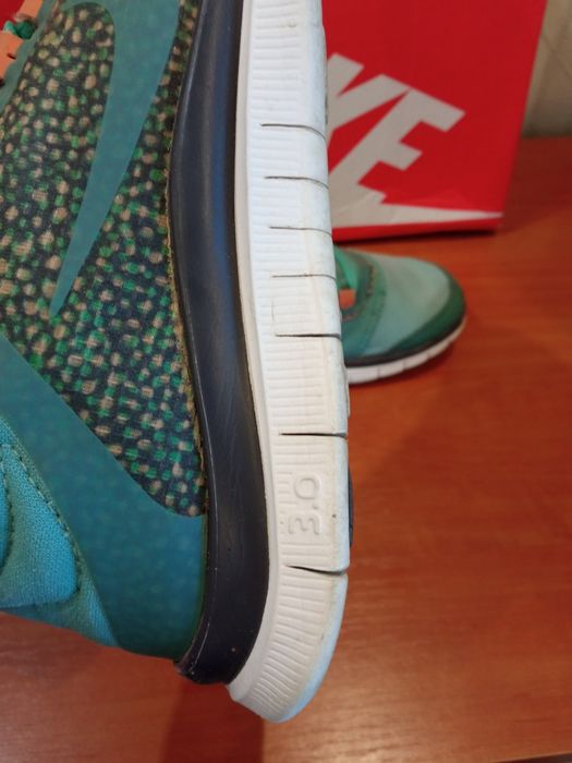 Продам женские оригинальные кроссовки Nike Free 3.0. Очень лёгкие
