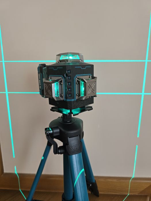 КЕЙС! 2 АКБ! Лазерний рівень Makita 4D, лазерный уровень