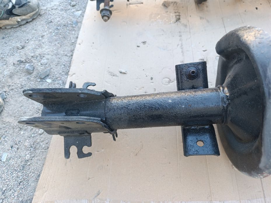 Амортизатор передний левый правый Renault Master 3 Opel Movano В сборе