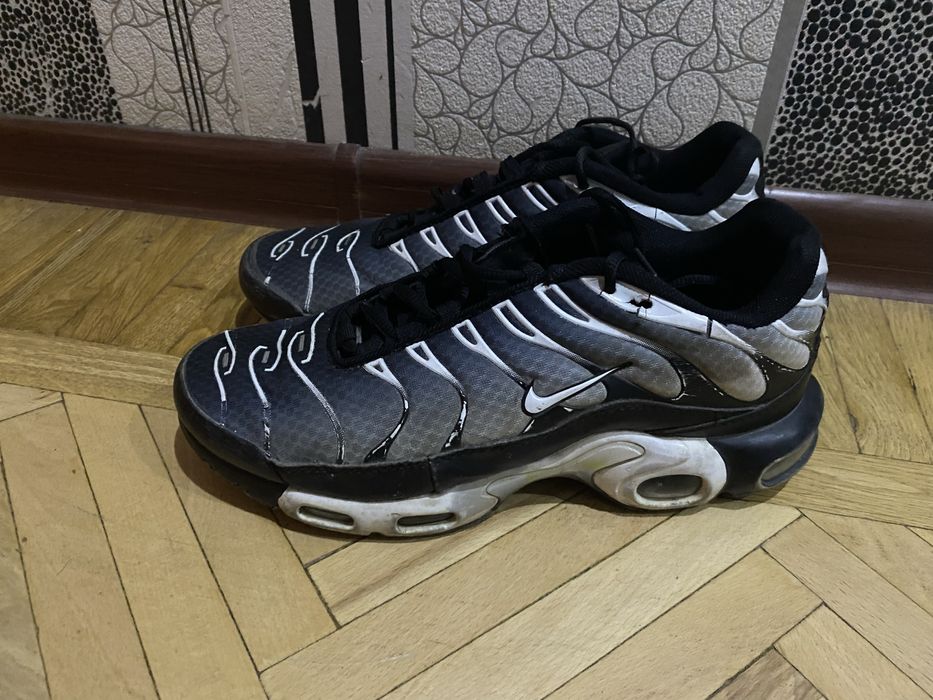 Продам кроссовки