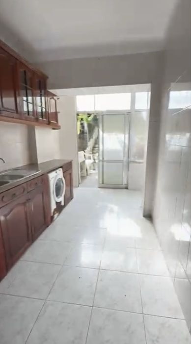Olival de Bastos T2 + 1 com ESPAÇO EXTERIOR