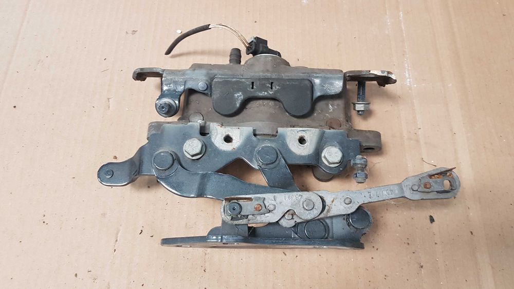 Mercedes E-klasa W212 zawias maski lewy kompletny nabój