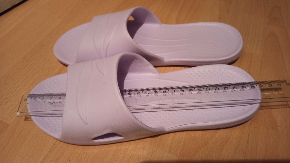 Nowe klapki buty na plażę i basen lekkie jak piórko r. 39