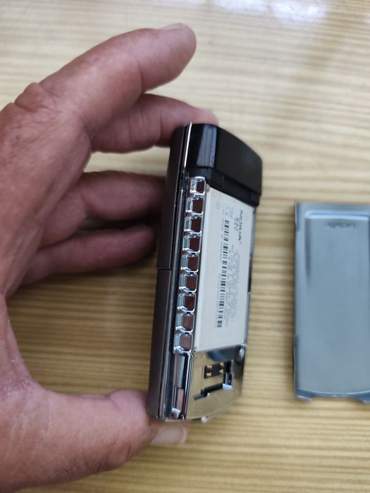 Telemóvel Nokia 8850