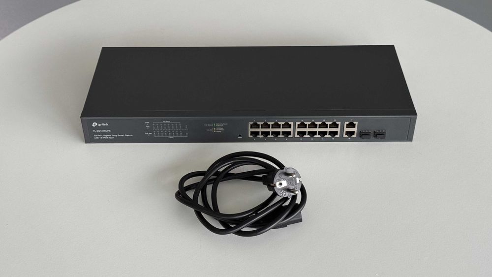 Switch TP-Link (TL-SG1218MPE) - 16 portas Gigabit + 2 uplink