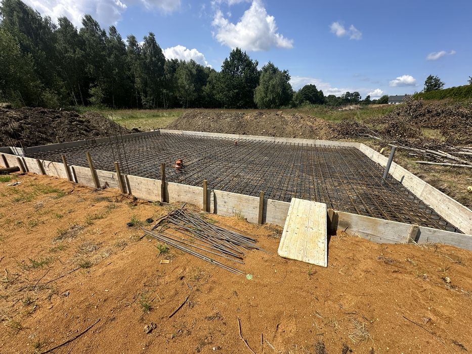 Usługi koparką. Koparka. Wykopy. Płyta. Kanalizacja. Fundamenty.