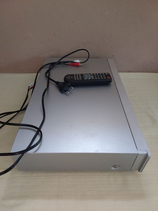 CD  проигрыватель Marantz